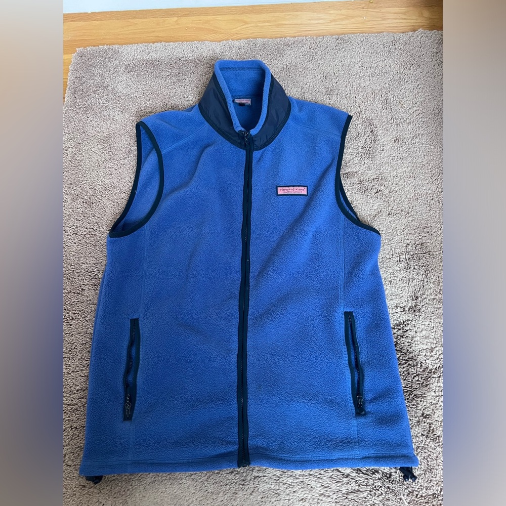 Vineyard Vines blue size medium fleece vest.